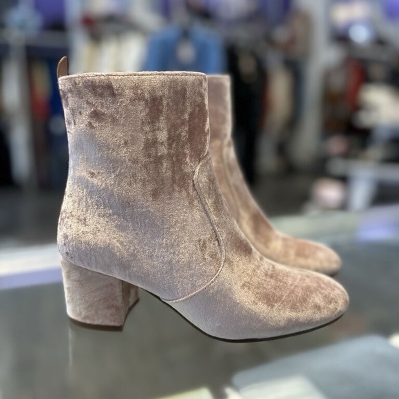 Coach New Pink Velvet Boots - Picture 4 of 6